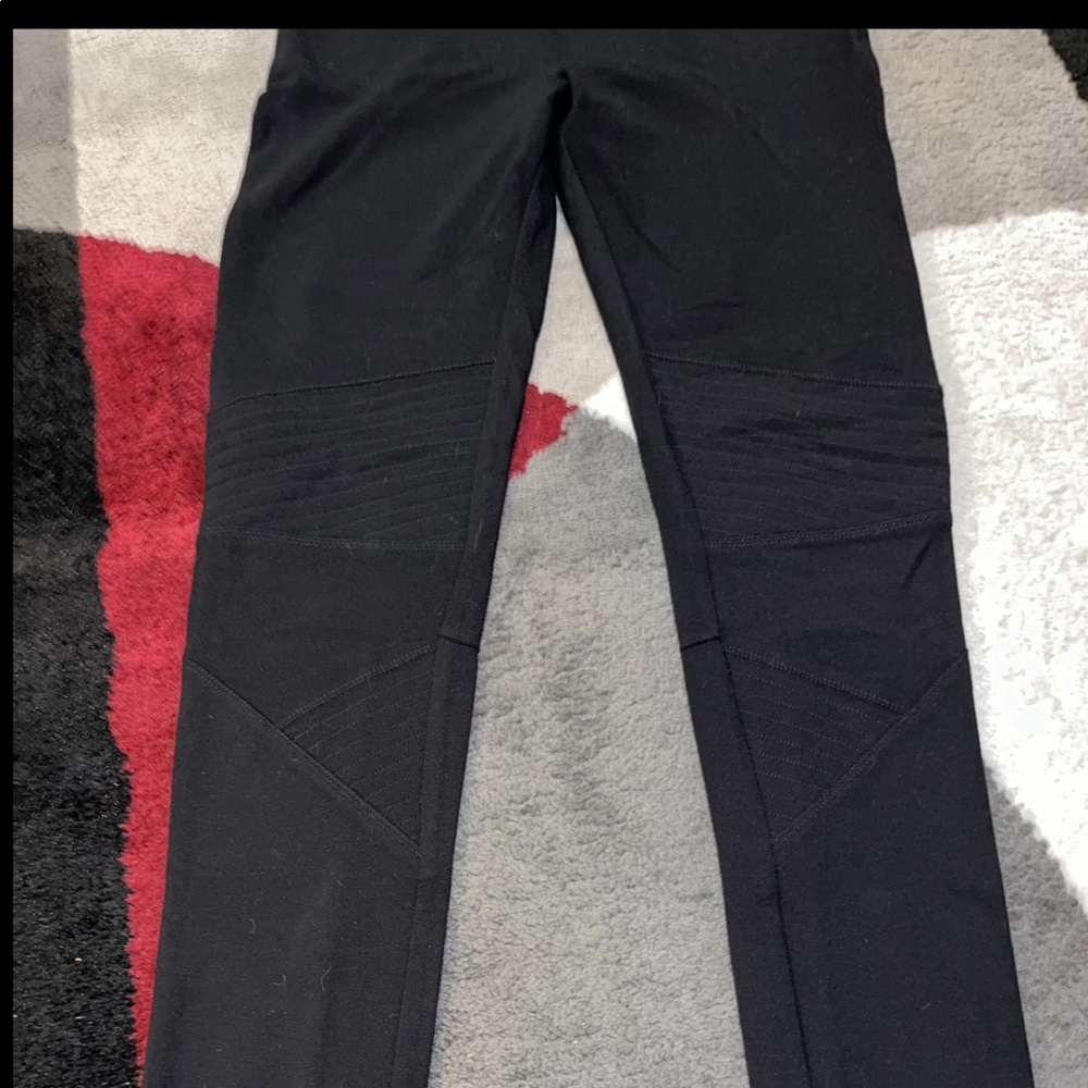 Black Patterned Olivaceous Leggings - image 6